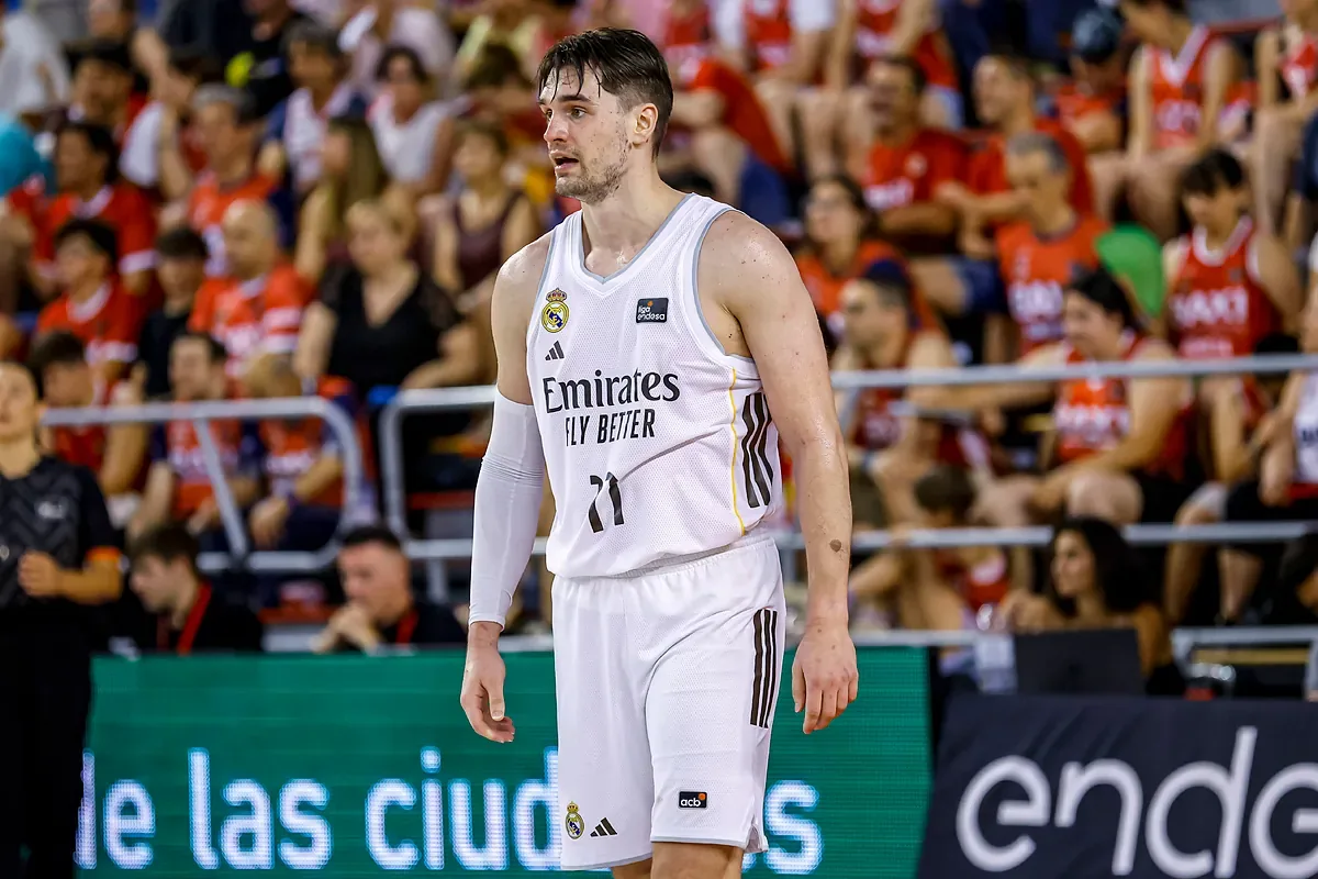 Hezonja deja un agujero