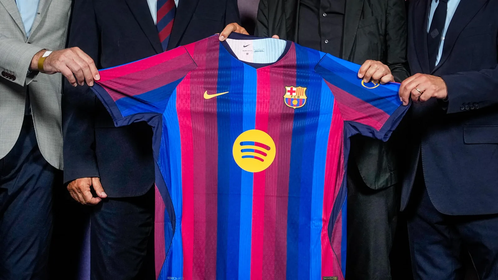 El Barça presenta la equipación de la 26-27