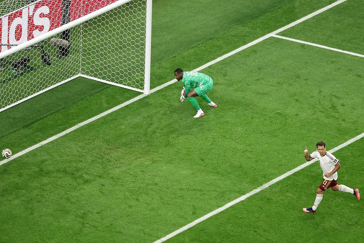 Oyarzabal, tras transformar el penalti ante Maignan.